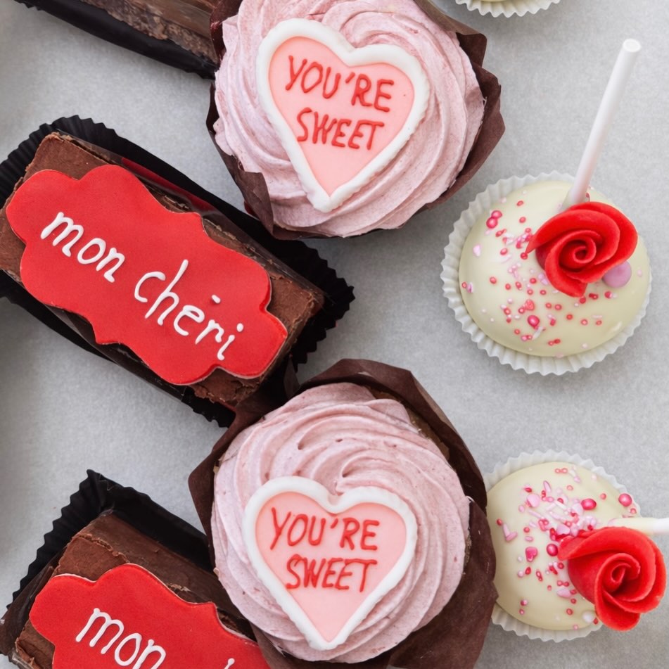 Was Süßes sagt mehr als 1000 Worte! 😍❤️ #cheesecake #cupcake #cakepop #valentinstag #ullmannszuckerbäckerei