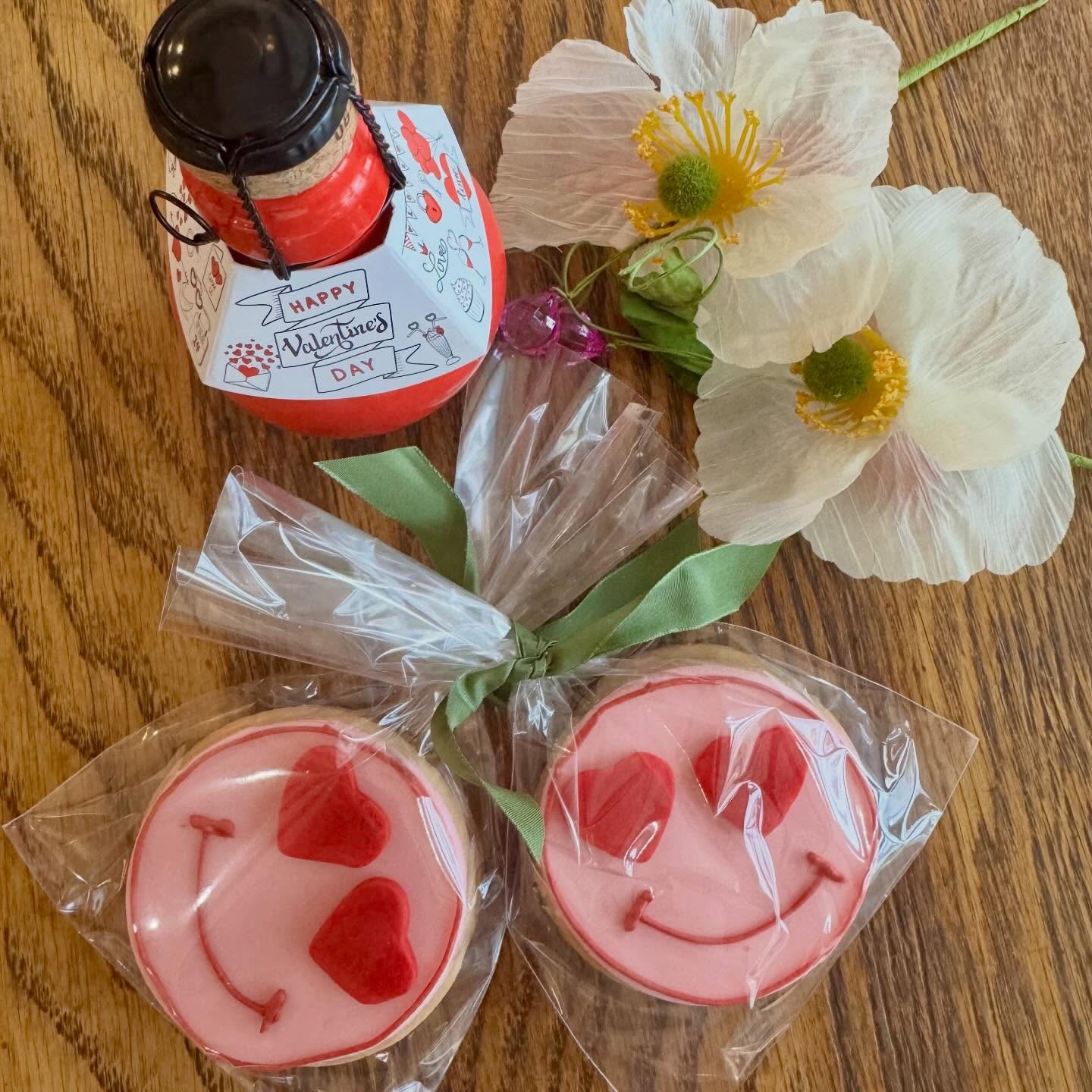 LOVE LOVE LOVE 😍 hausgemachte Cookies gefüllt mit Nougatcreme #valentinstag #love #cookie #ullmannszuckerbäckerei