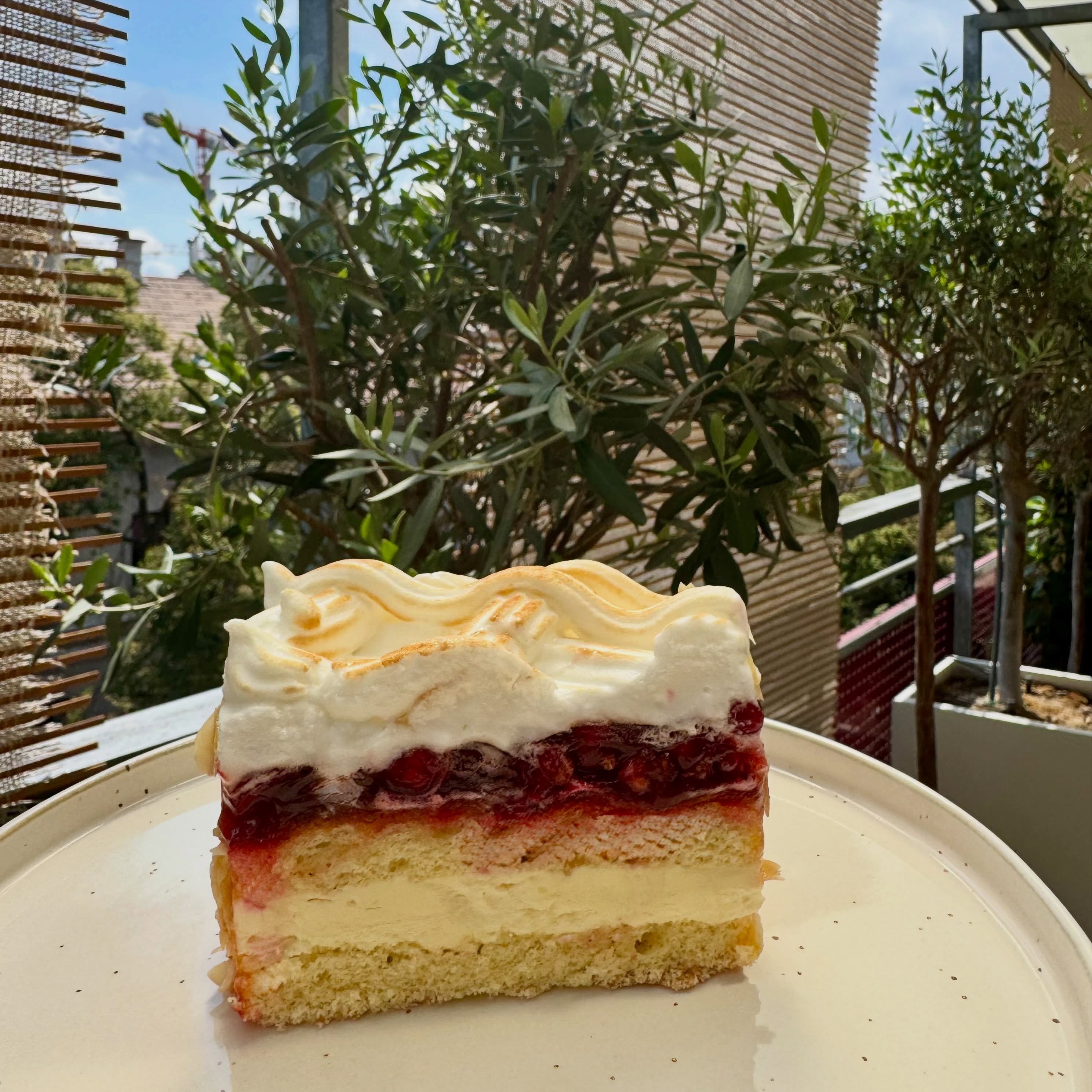 Ribiselschaumschnitte ❤️☀️ #ribisel #sommer #ribiselschaumschnitte #ullmannszuckerbäckerei